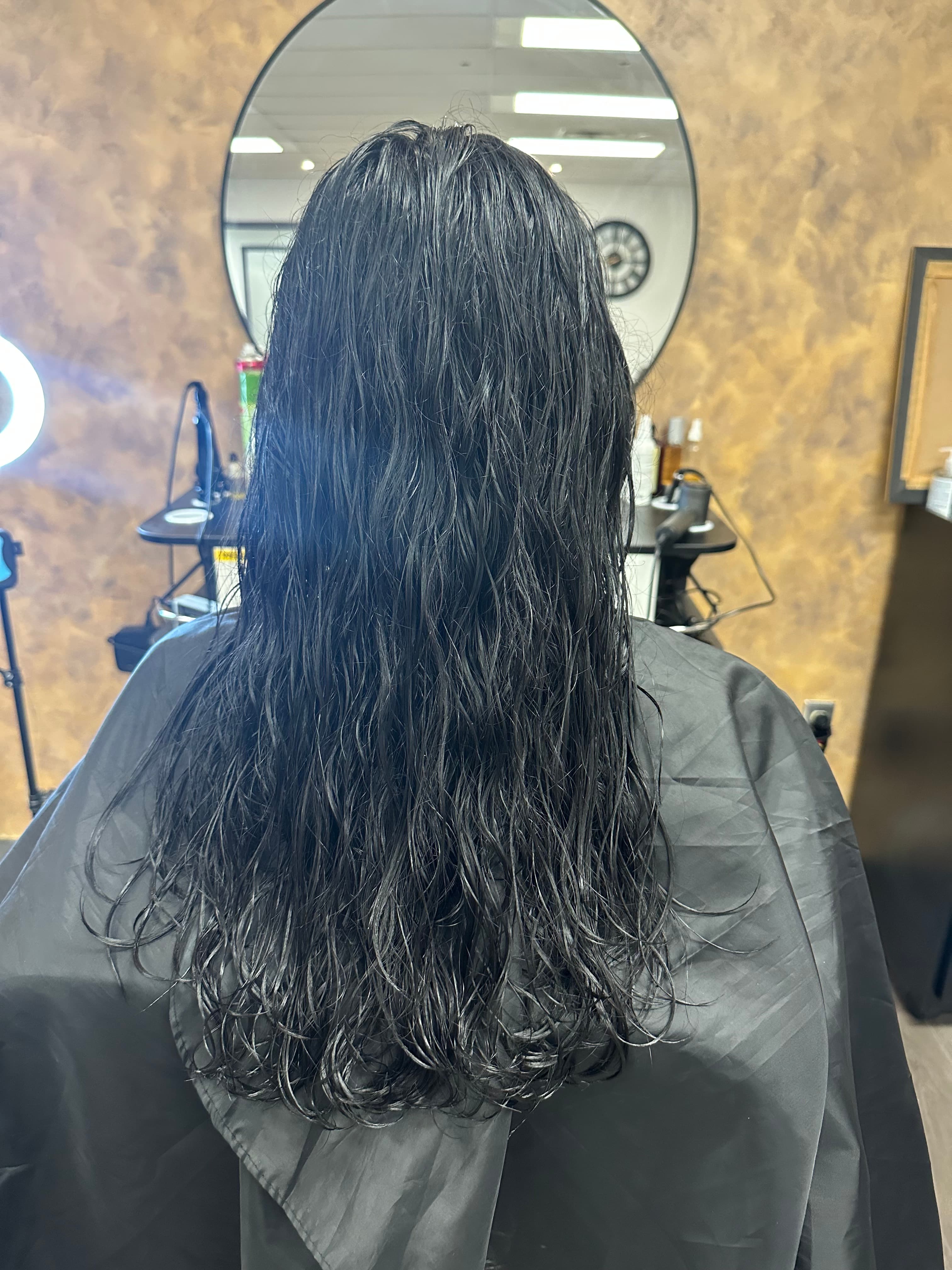Before: Sleek Bouncy Blowout